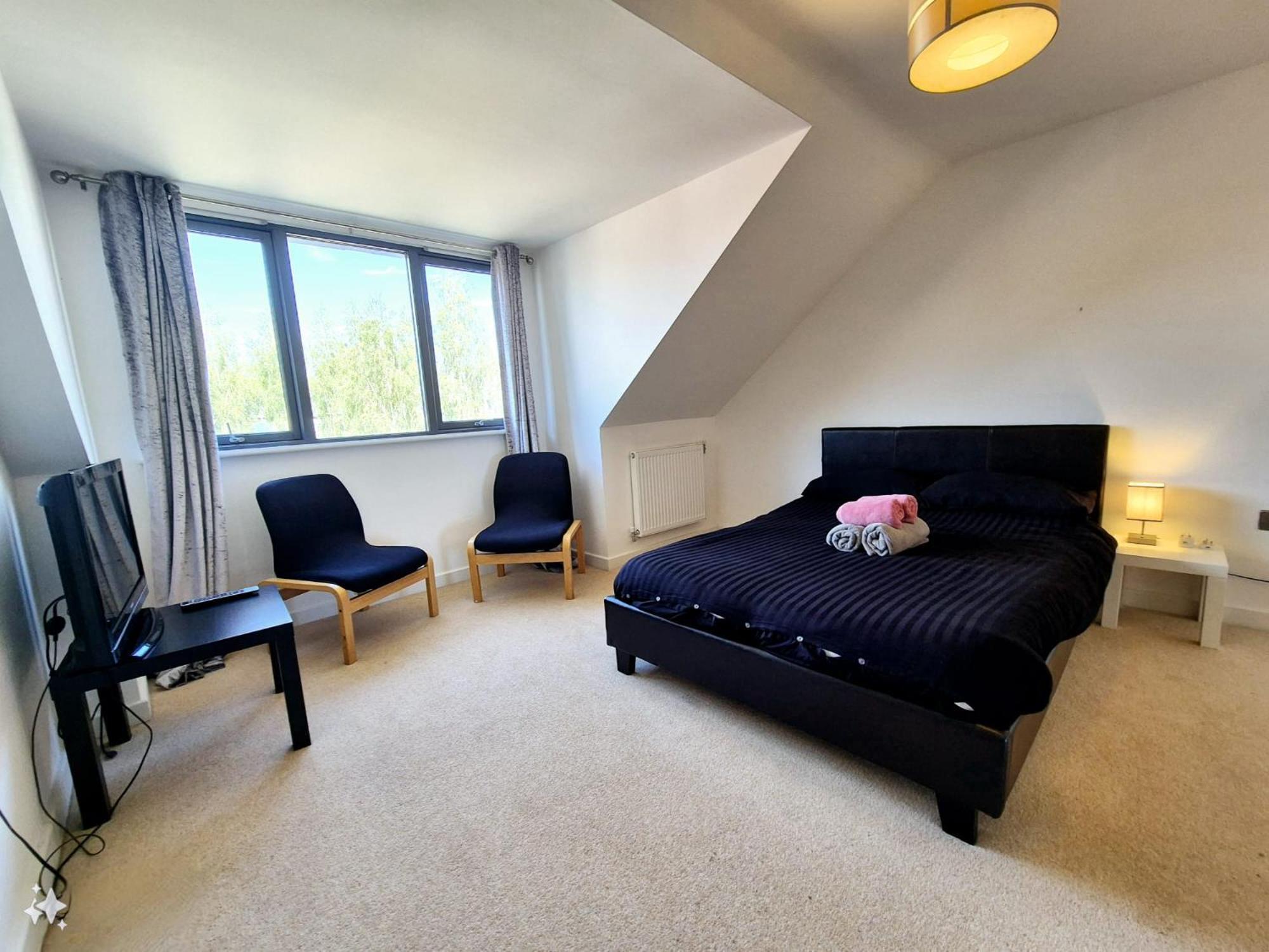 Explore London: 2 Bedroom House In Wood Green Eksteriør billede